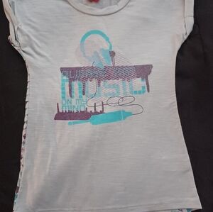 LIGHT BLUE GIRLS SHORT SLEEVE TOP SIZE 6/6X